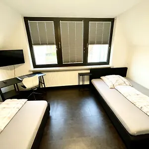 Khorsandi Eins Apartment